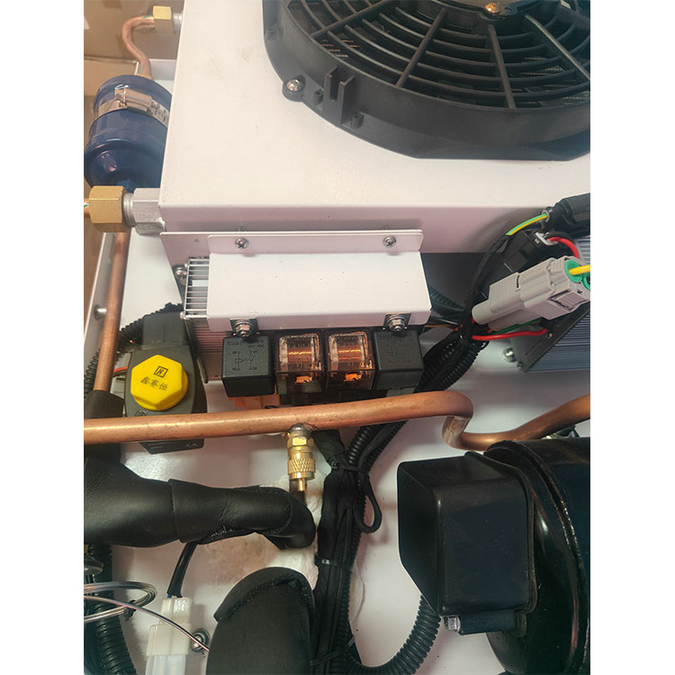 Rooftop 12V 24V AC 0 -18 Degre - مراجعة Food & Snacks Colouring Book وسعره